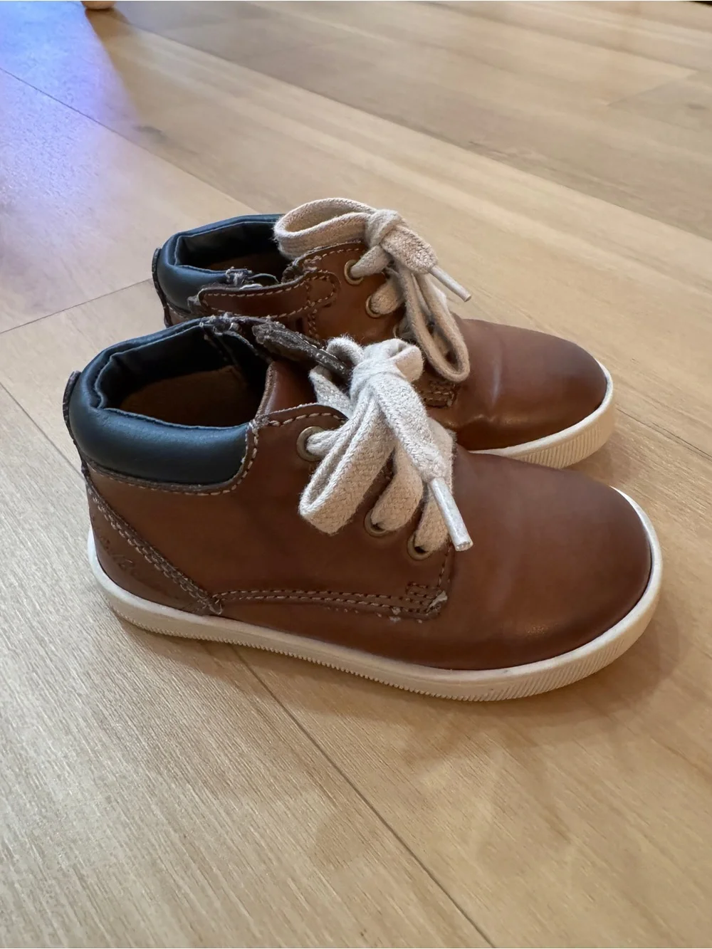 Eddie Bauer Brown Toddler High-Top Casual Sneakers, size 7 Toddler